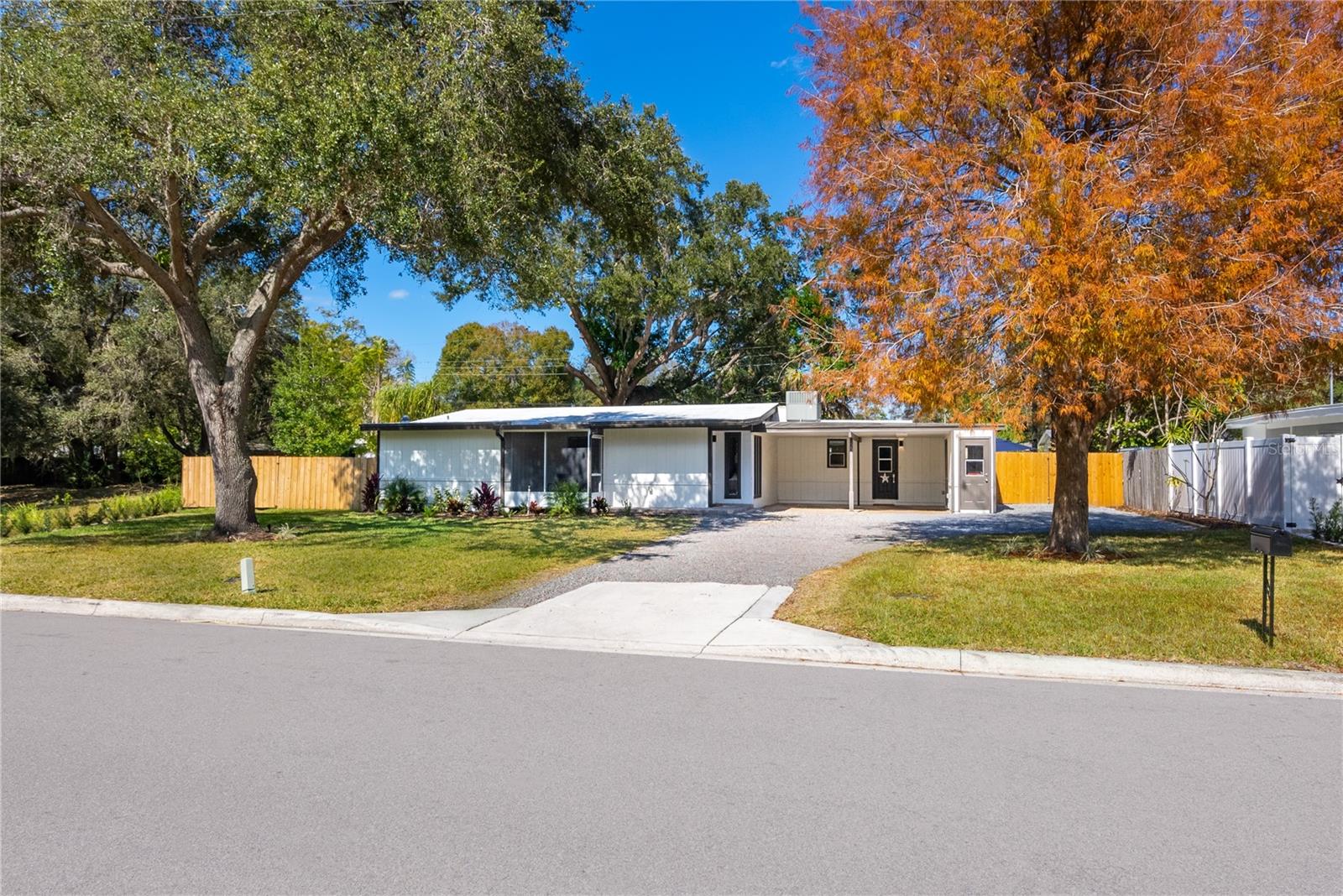 This three-bedroom, two-bath plus office furnished home is recently renovated with expansive fenced yard, screened front patio and interior laundry. No home on one side, abuts a green space. Go to Arlington Park pool, basketball and tennis courts, workout facility and playground. Also close to SMH and Southside Village restaurants and shops. Minutes from Bayfront Park, Selby Botanical Gardens, Marina Jack, St. Armands/Lido Key and Siesta Key. Great neighborhood to explore. There is a small mother-in-law unit next door that shares one small soundproofed wall with a five star tenant. January/April Rent: $9,000 Feb/March Rent: $10,000 May/August/Sept/Oct Rent: $3,500 June/July Rent: $4,500 Nov/Dec Rent: $6,000