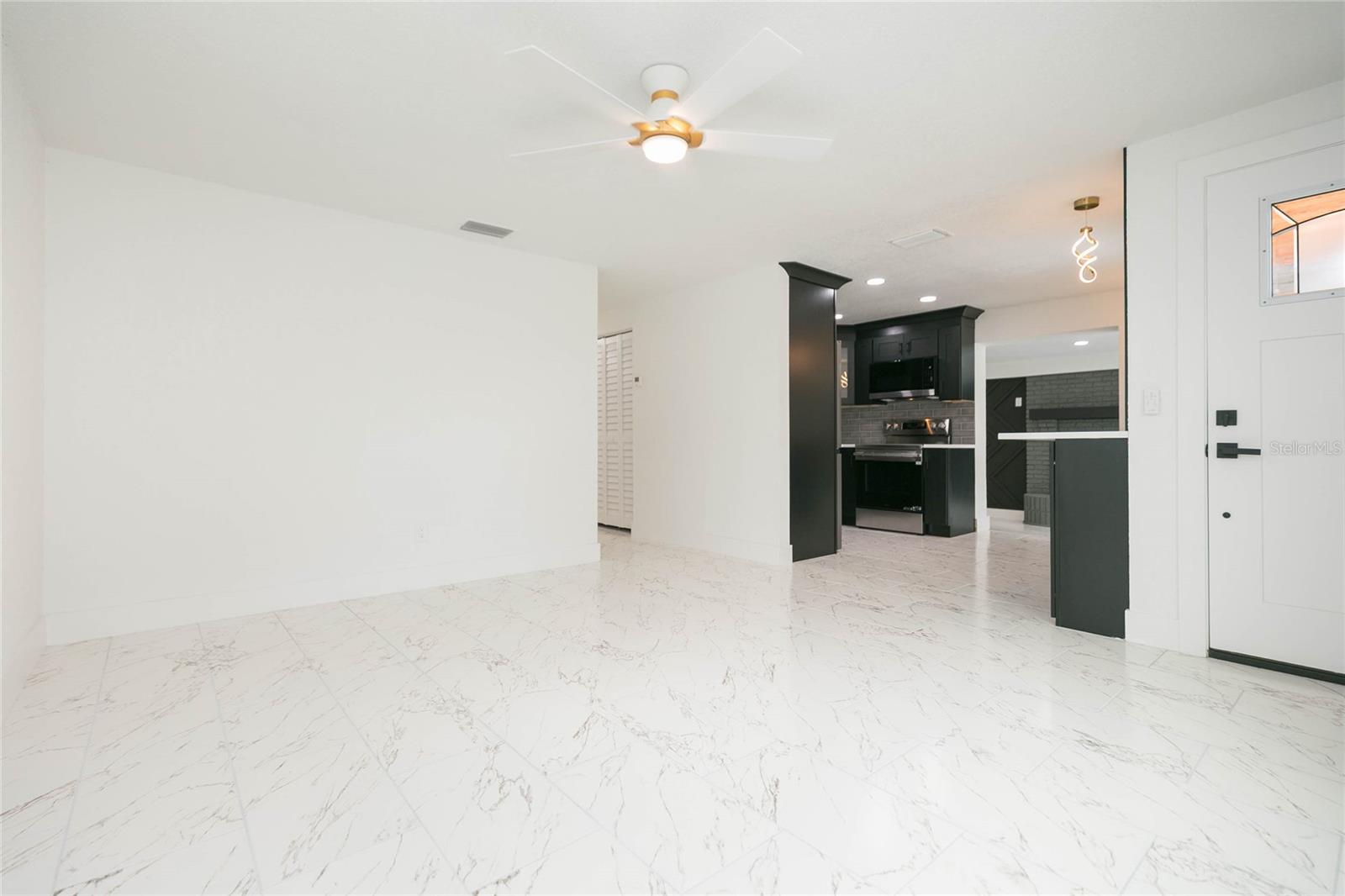 8723 N RIVER FOREST CIRCLE