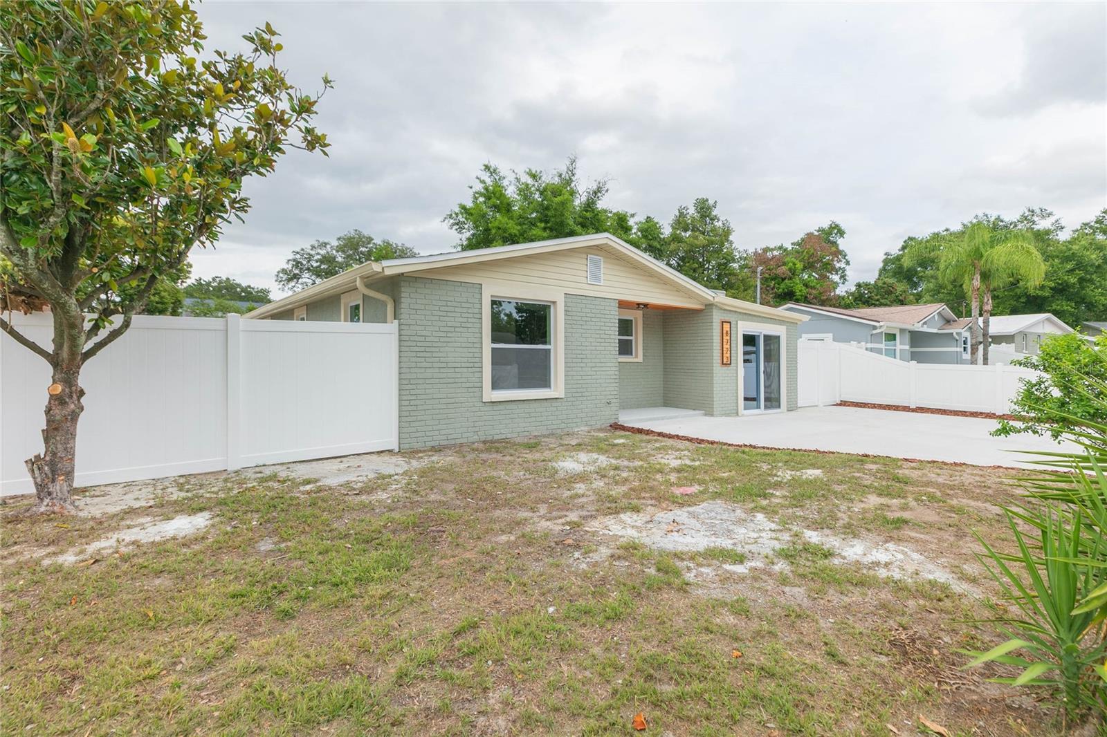 8723 N RIVER FOREST CIRCLE