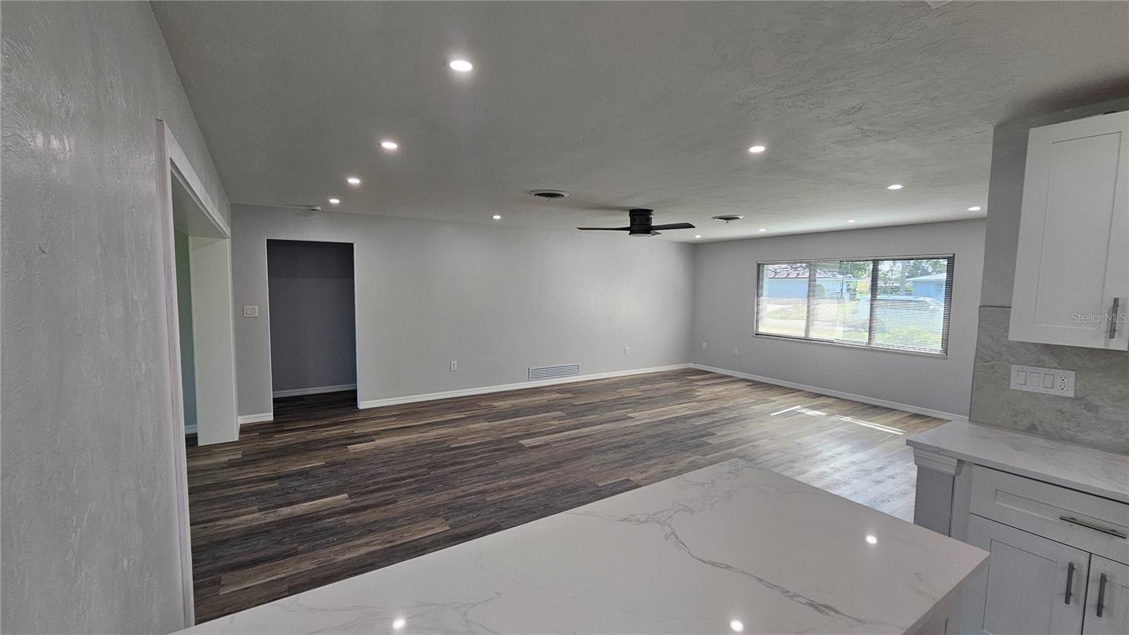 FRST LAKES COUNTRY CLUB ESTATES - Residential Lease