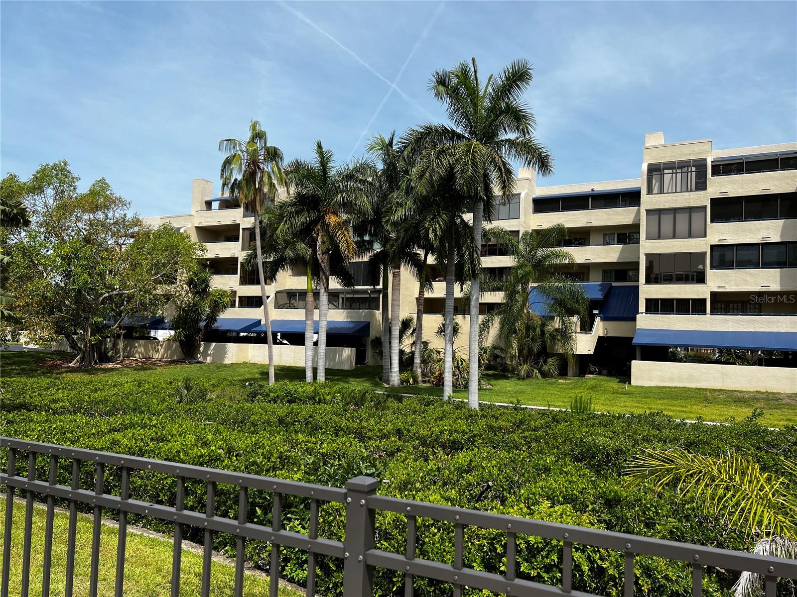 CENTRAL PARK - Residential Lease