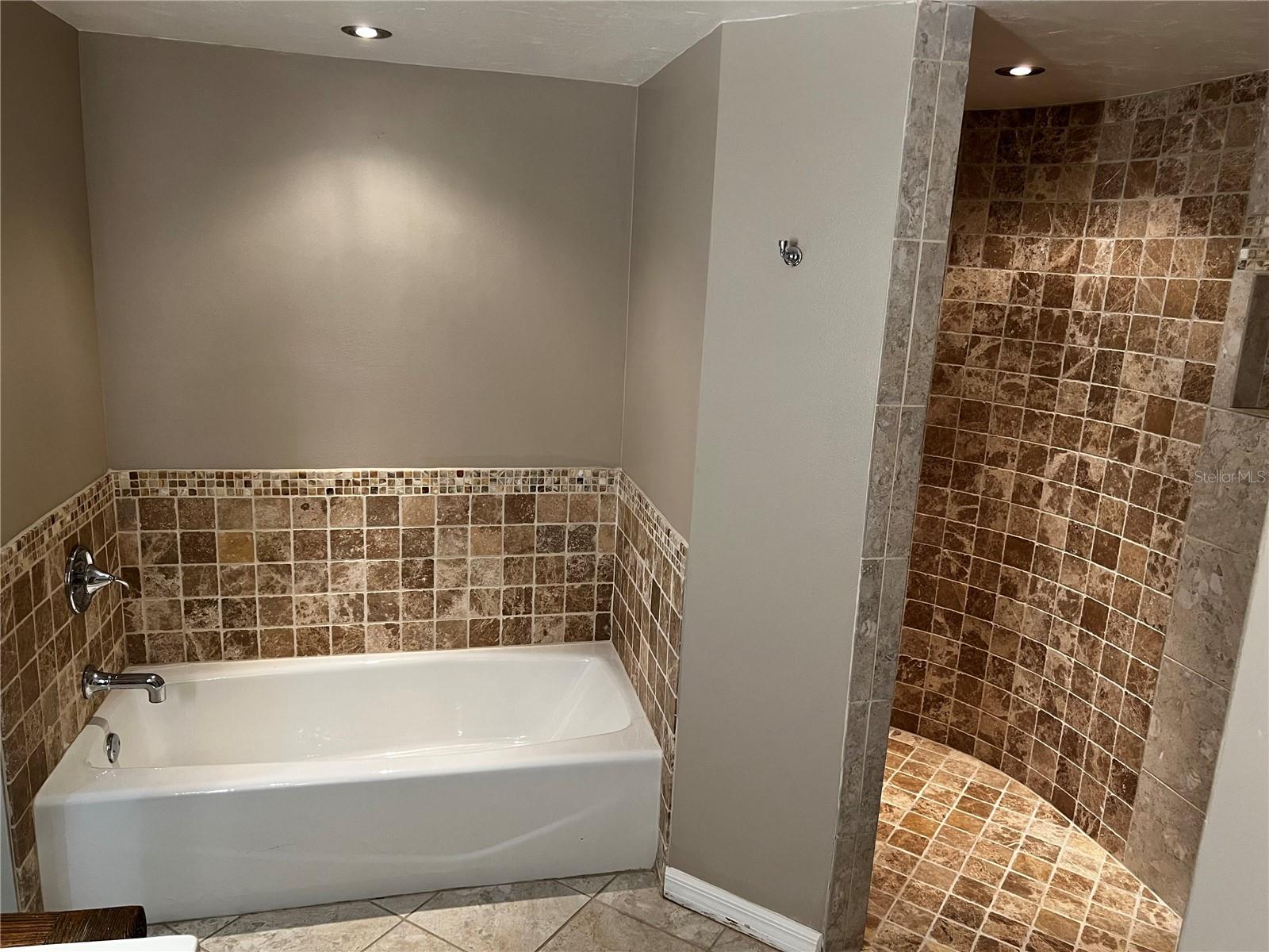 CENTRAL PARK - Residential Lease