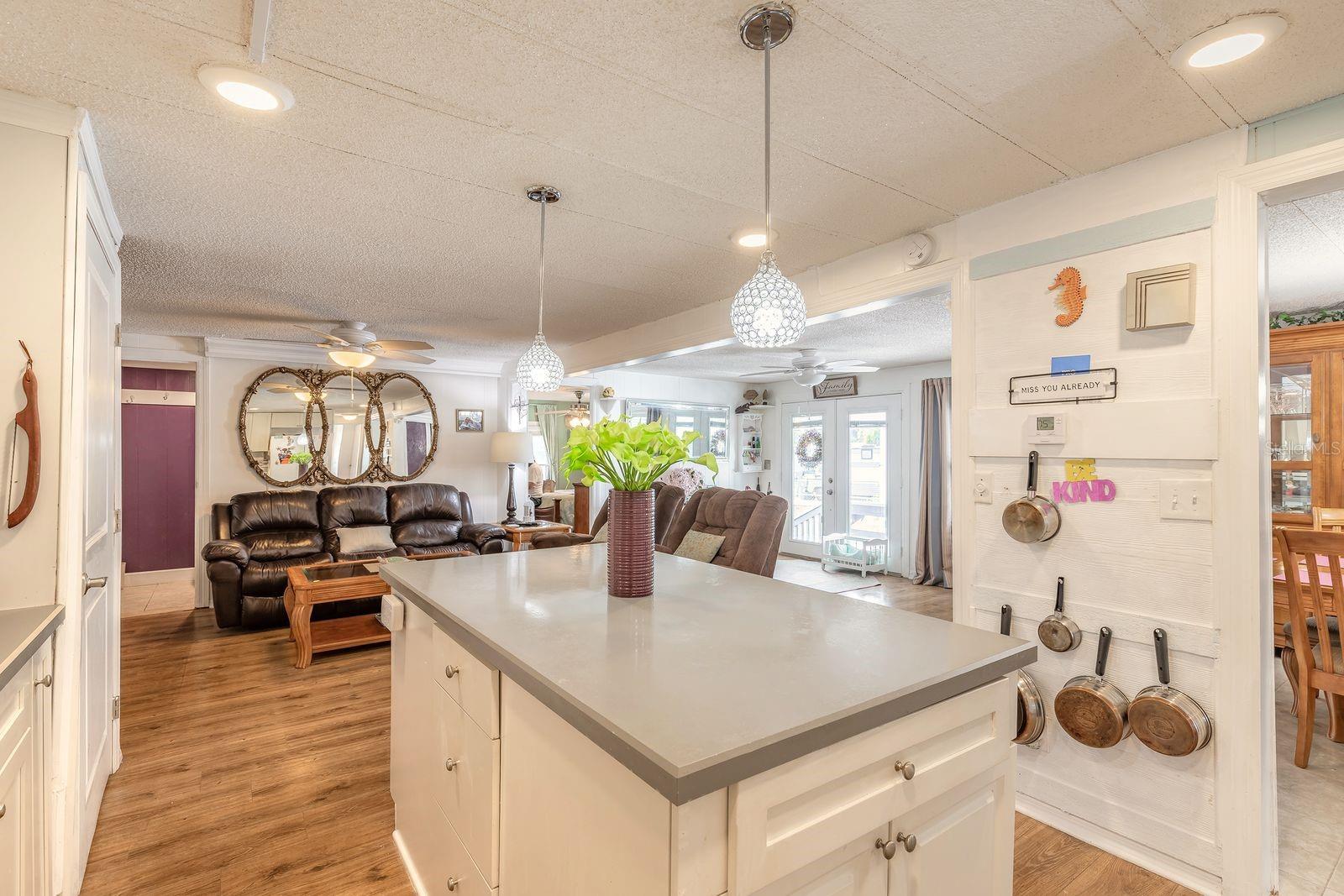 SOUTH WATERFRONT PARK - Residential