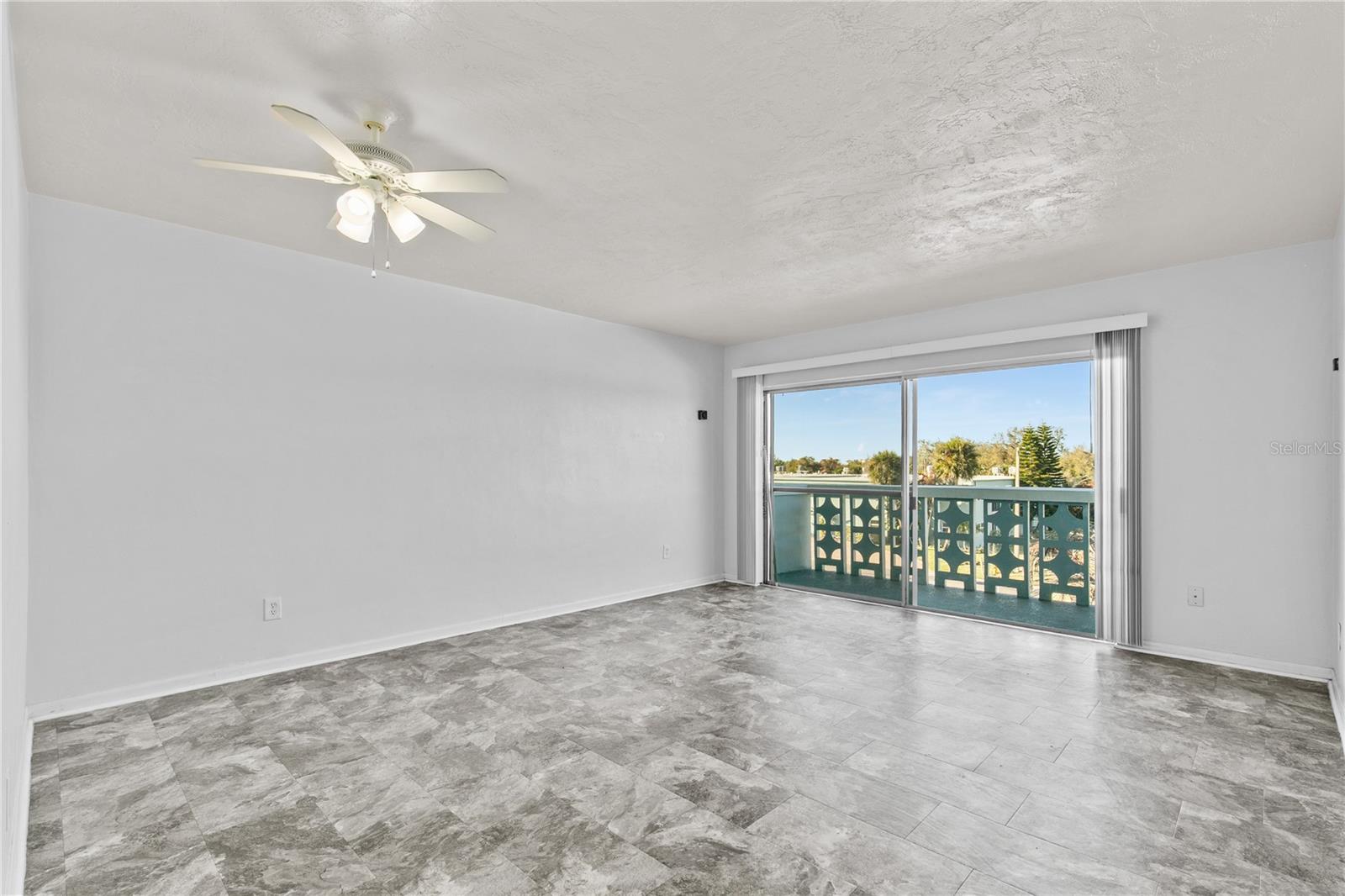 COLUMBIAD PLAZA SUBD - Residential