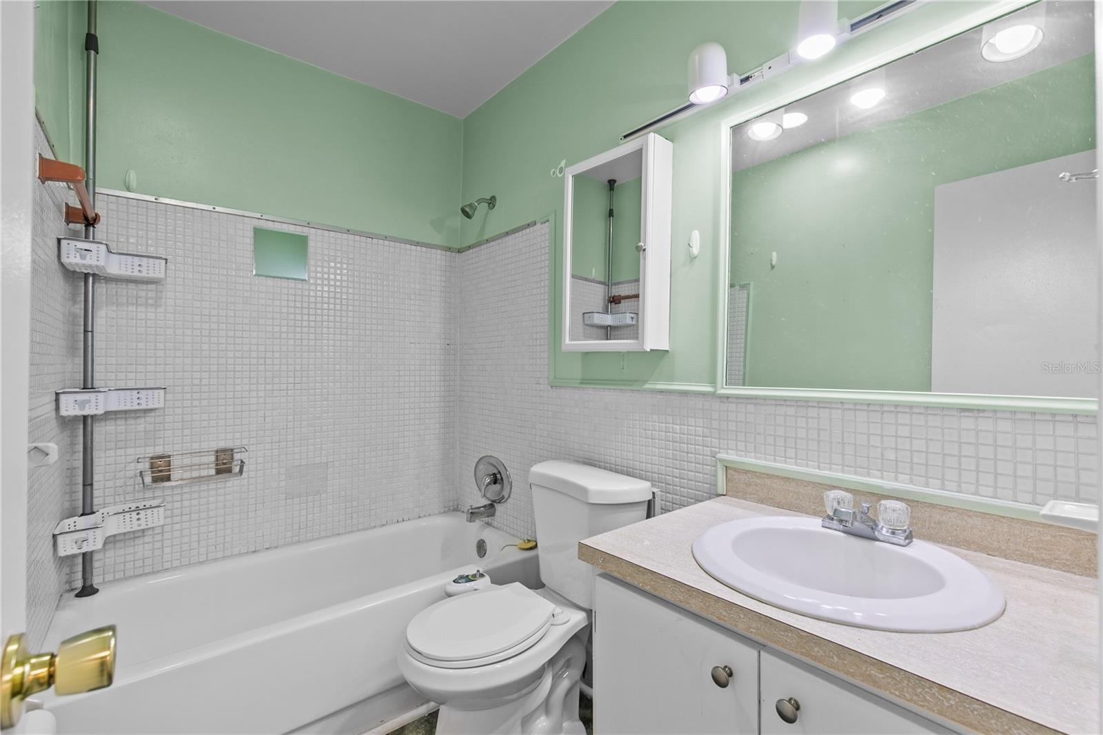 COLUMBIAD PLAZA SUBD - Residential