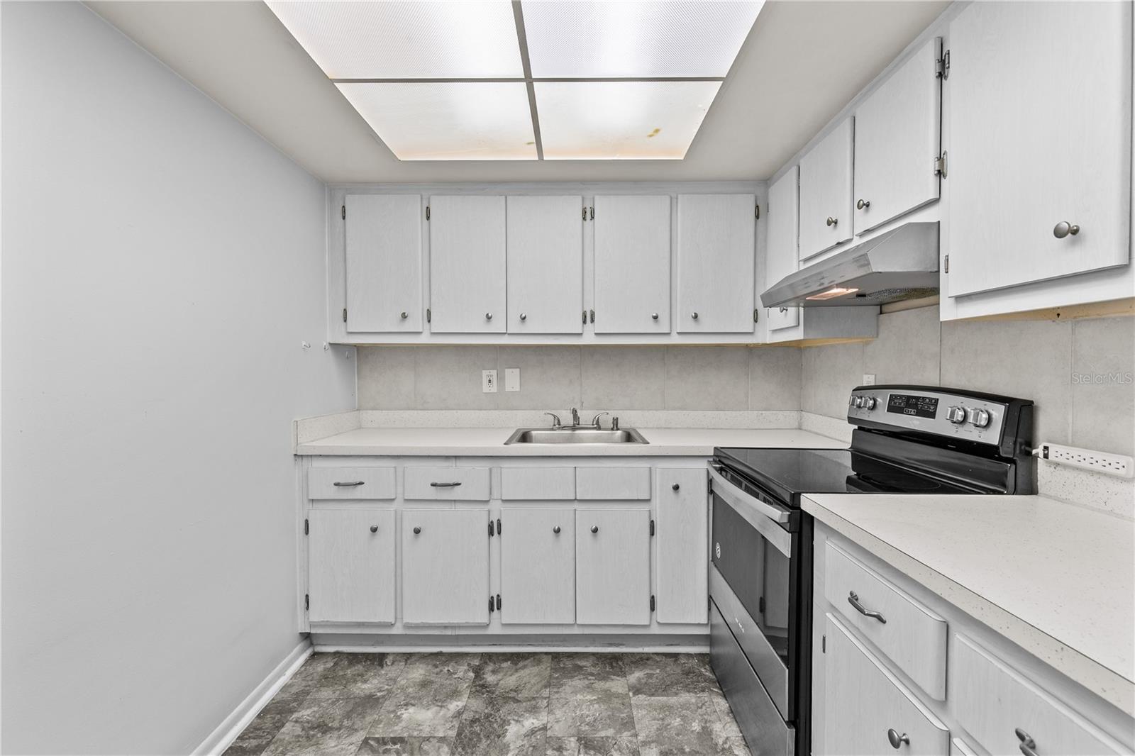 COLUMBIAD PLAZA SUBD - Residential