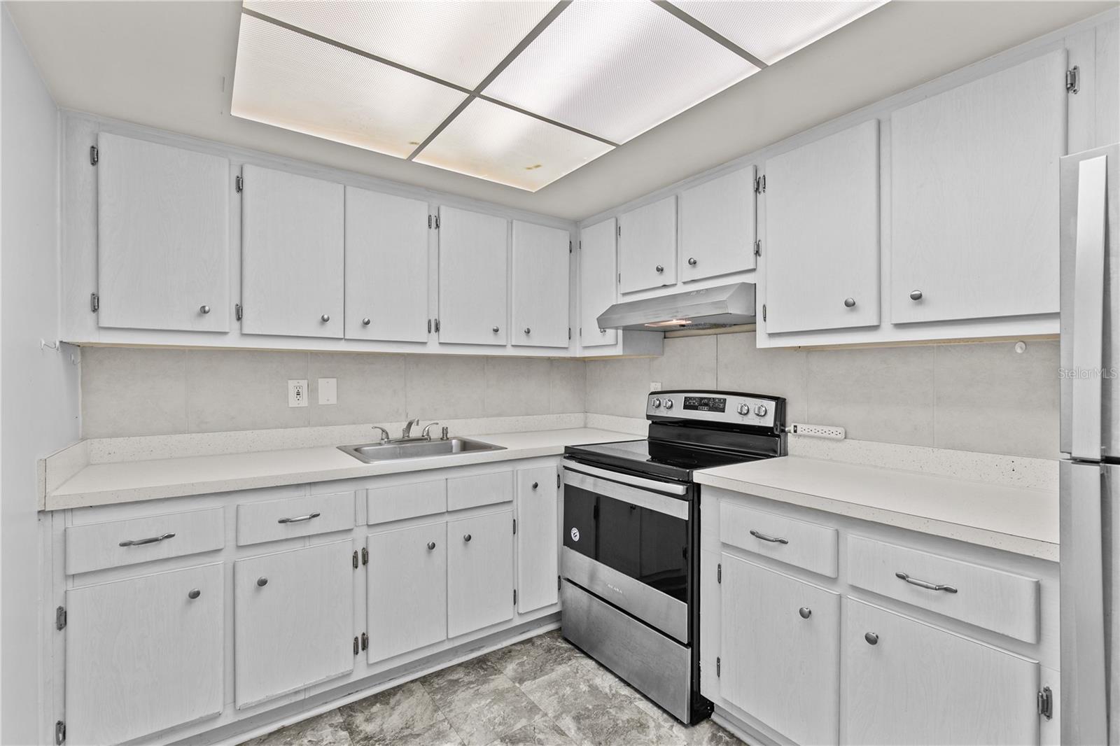 COLUMBIAD PLAZA SUBD - Residential