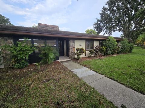 A home in WINTER HAVEN