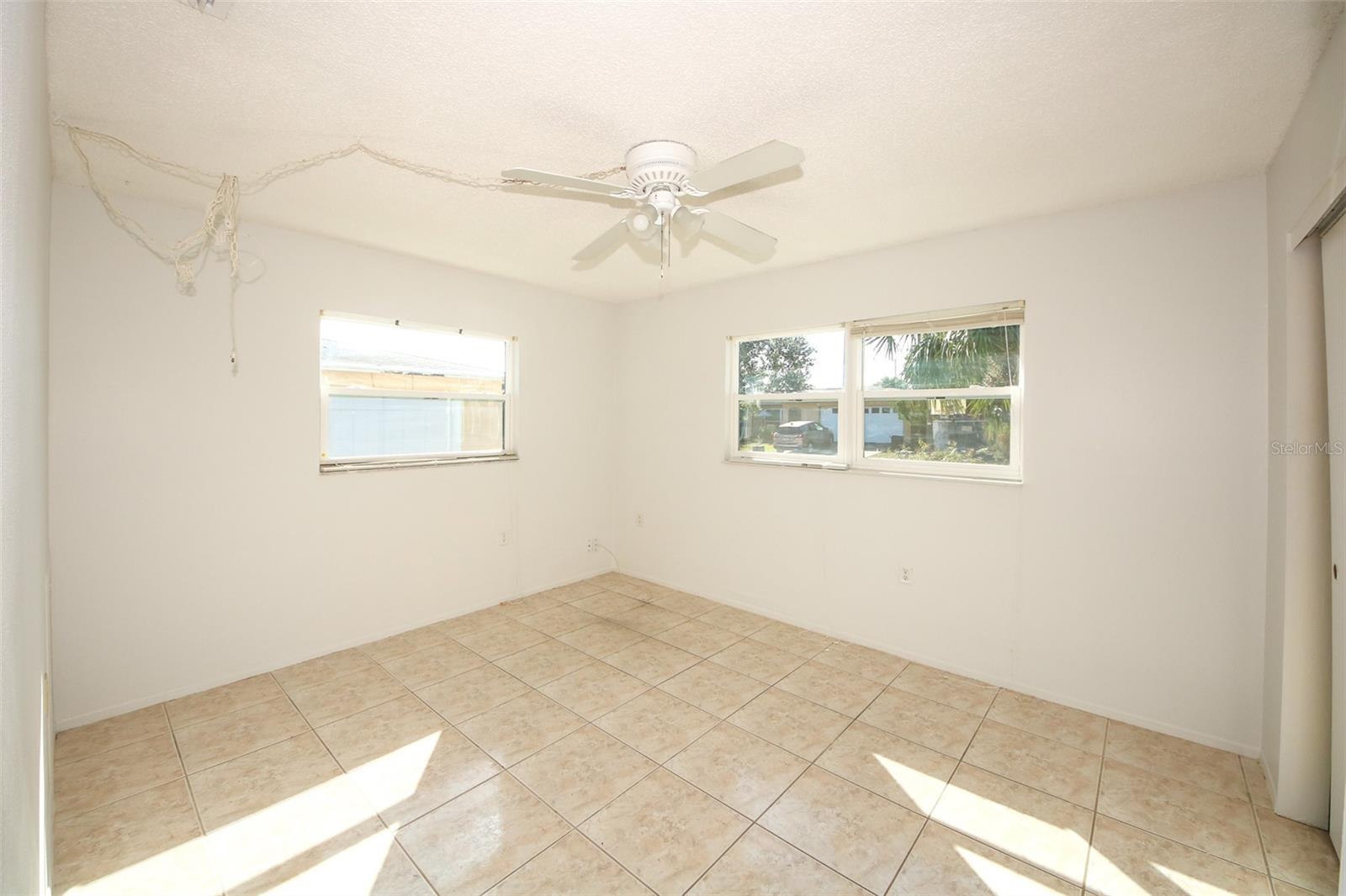 THE LAKES - Residential