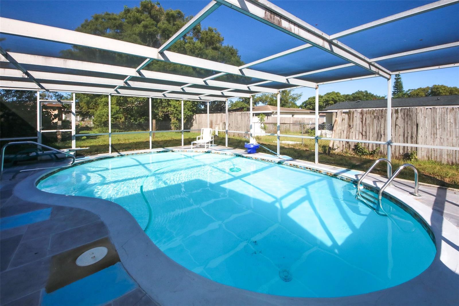 THE LAKES - Residential