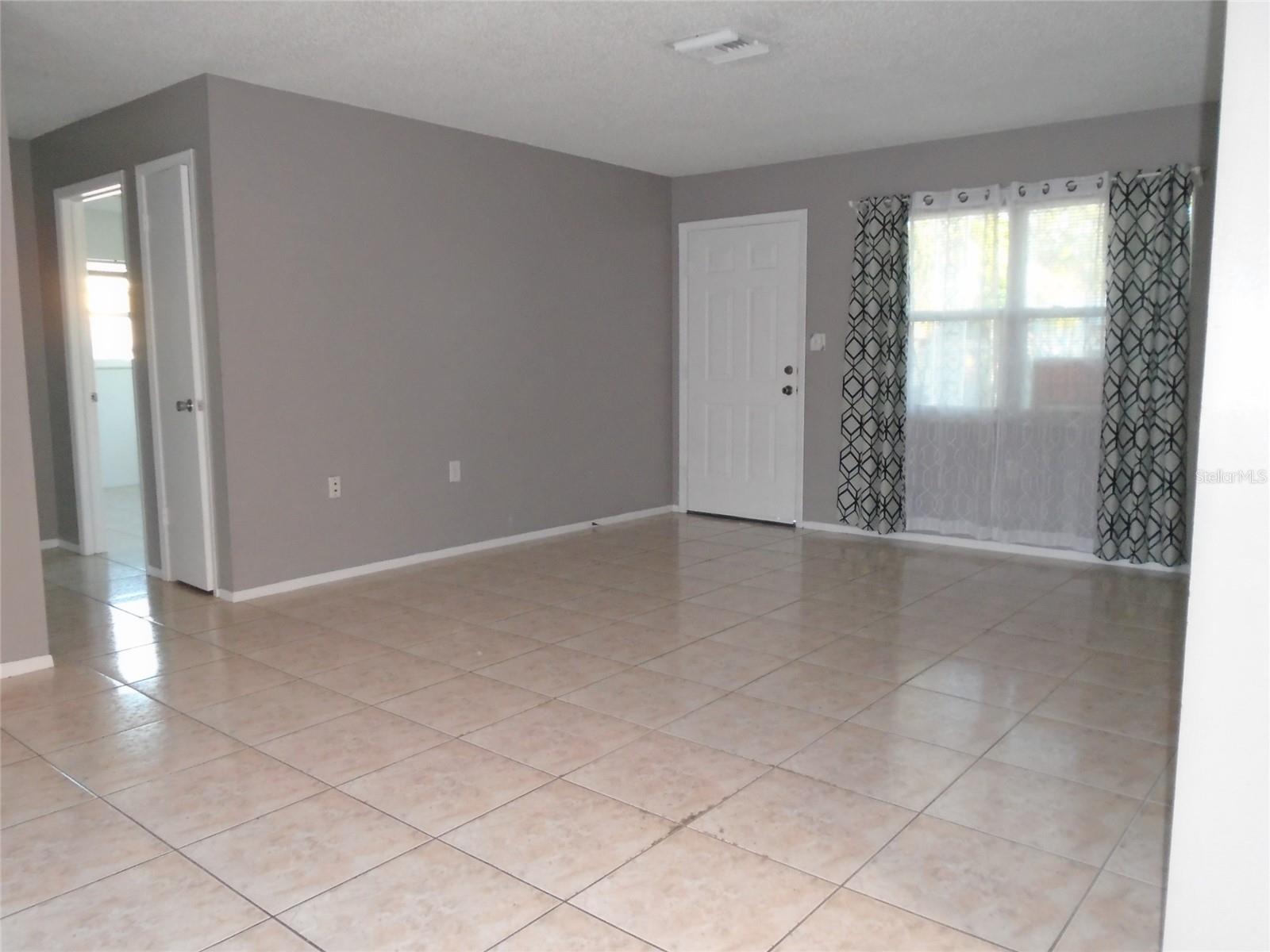 THE LAKES - Residential