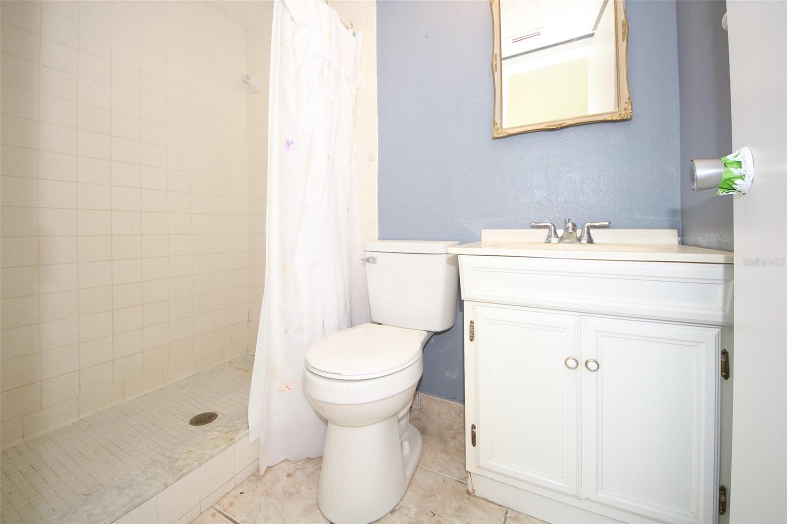 THE LAKES - Residential