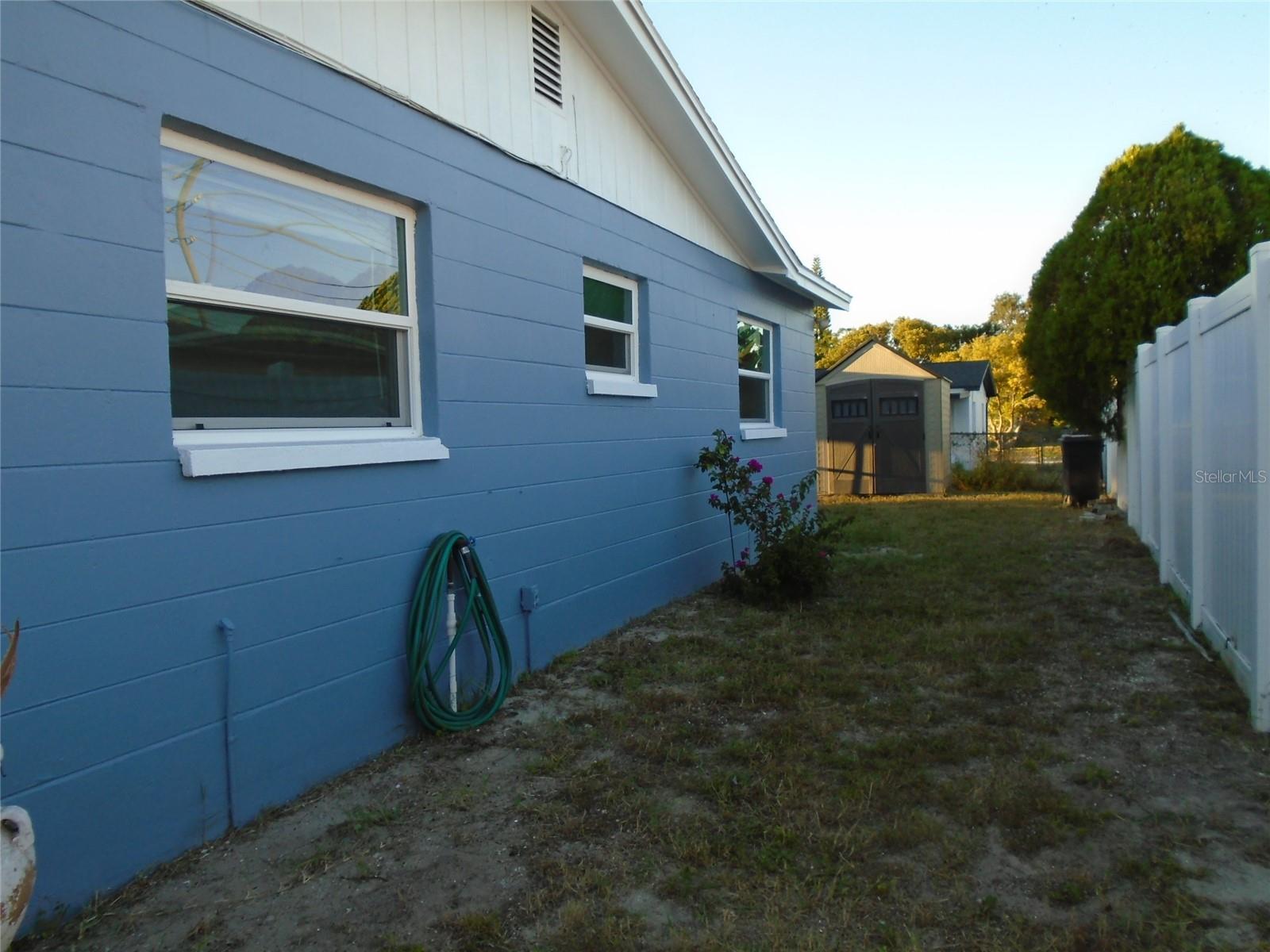 THE LAKES - Residential