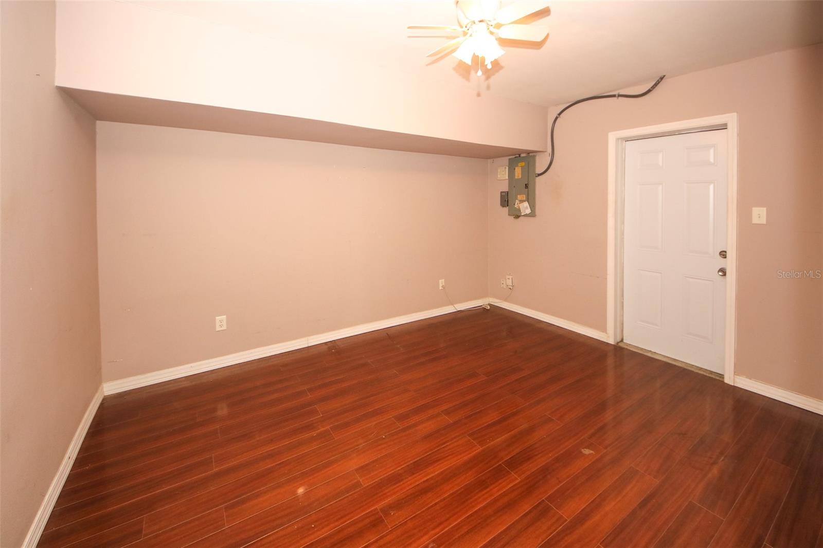 THE LAKES - Residential