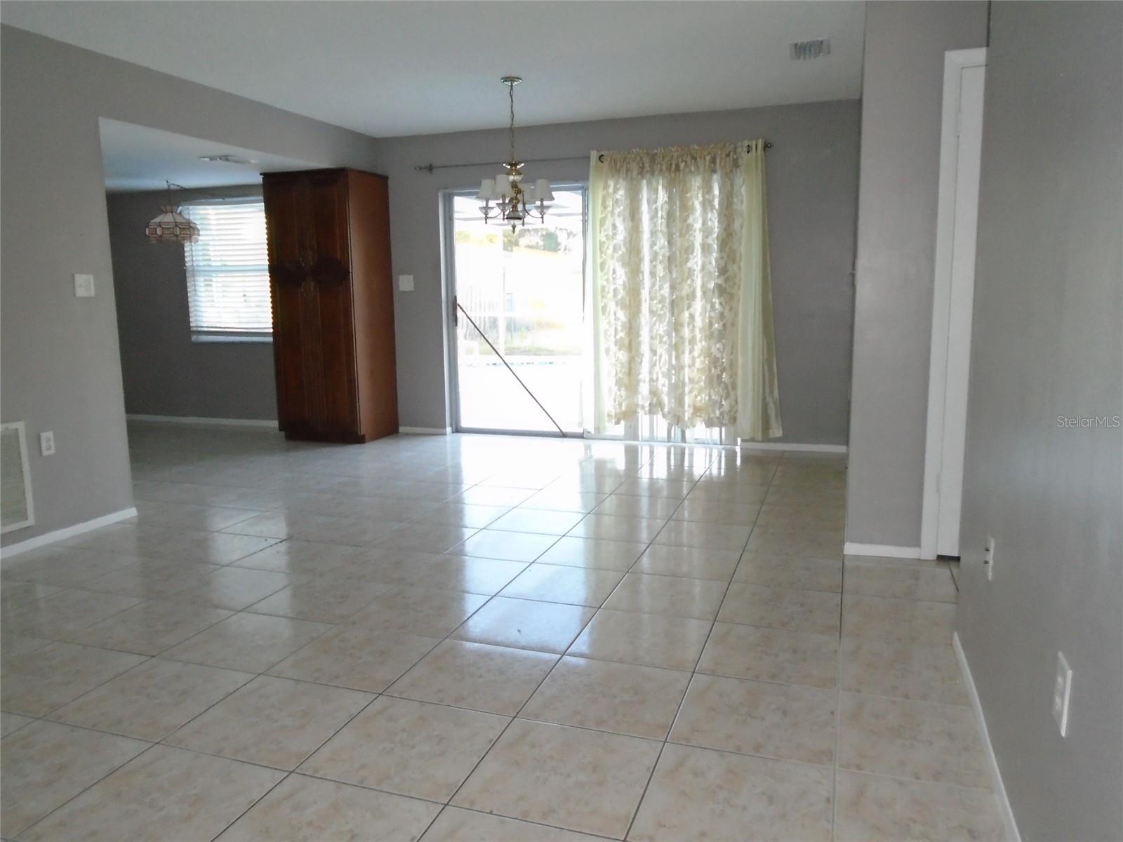 THE LAKES - Residential