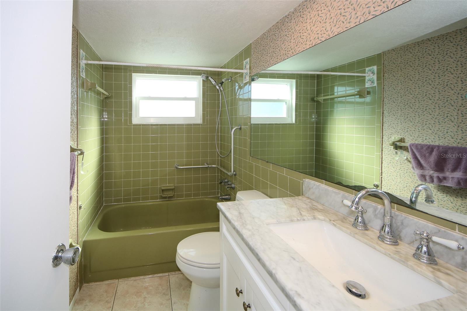 THE LAKES - Residential