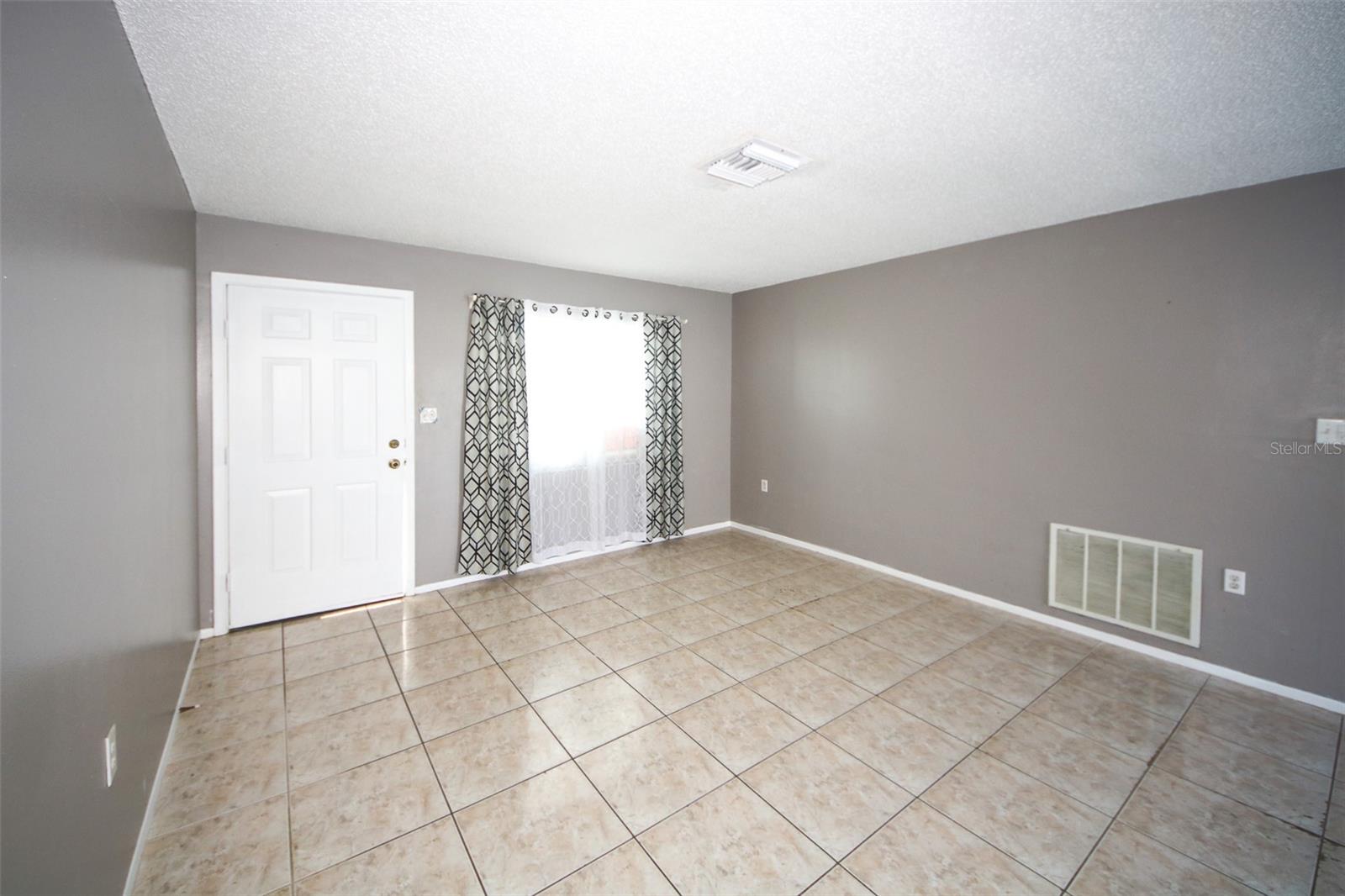 THE LAKES - Residential