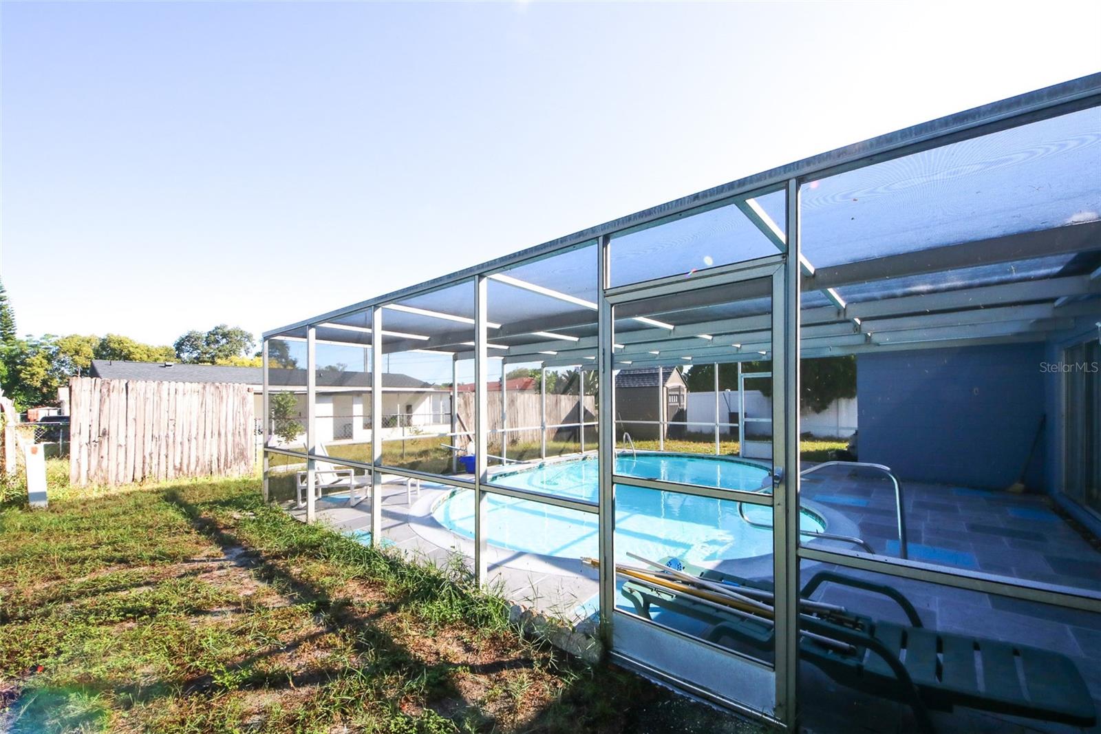 THE LAKES - Residential