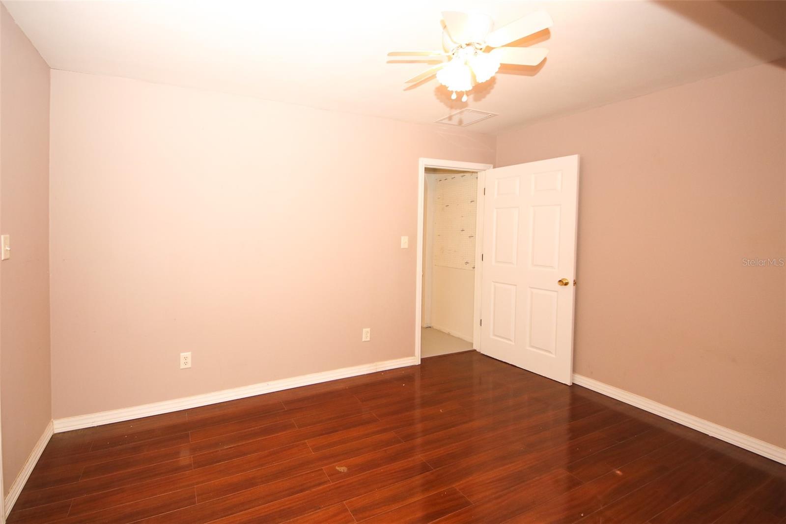 THE LAKES - Residential