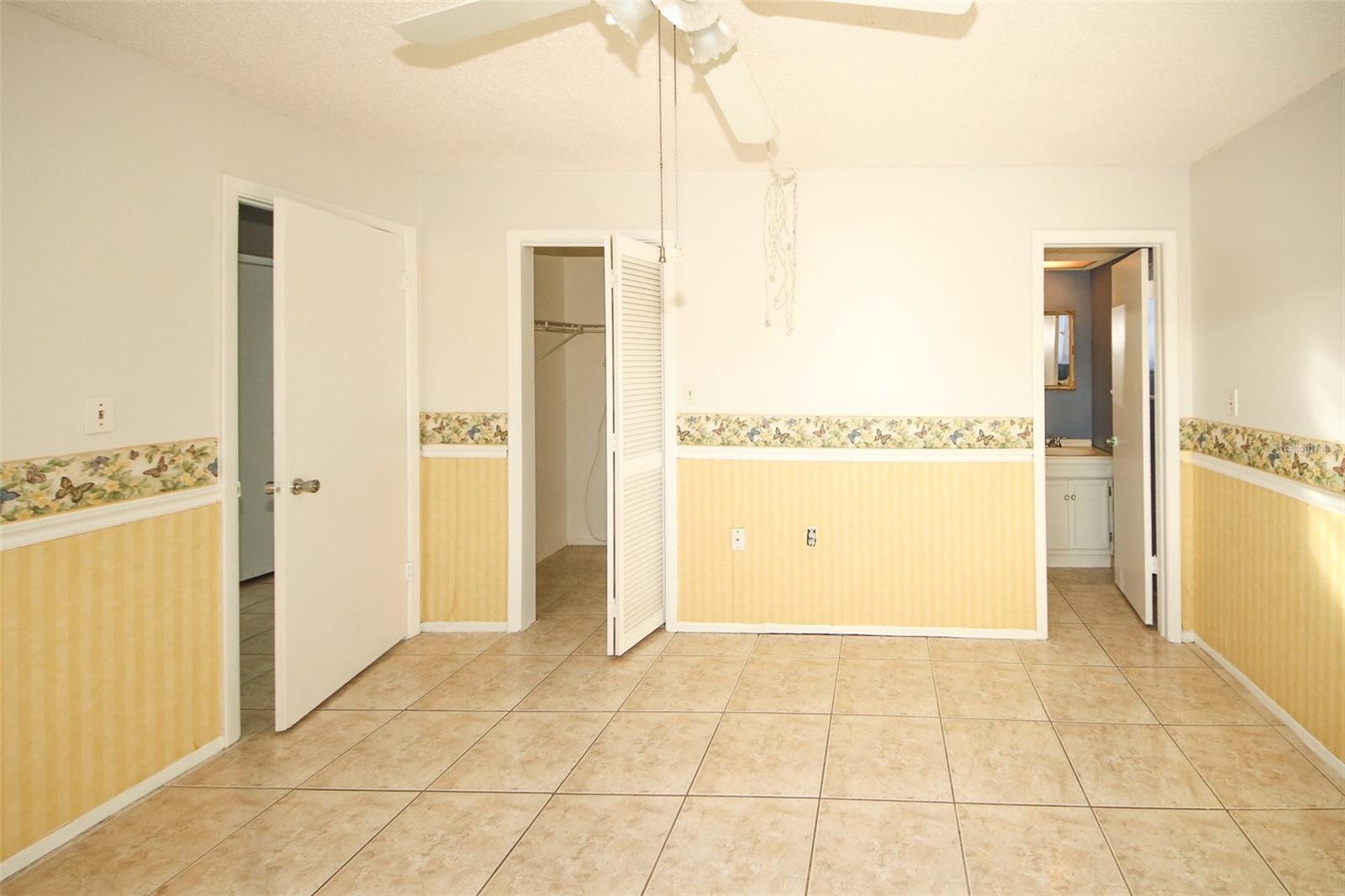 THE LAKES - Residential