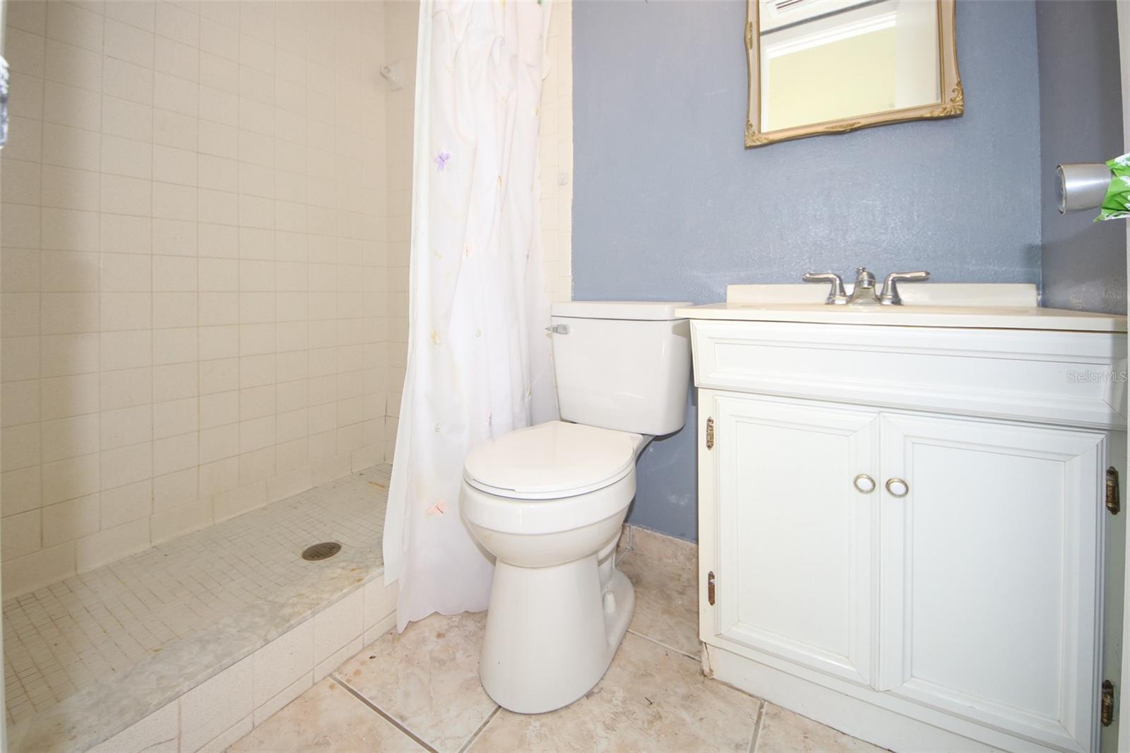 THE LAKES - Residential