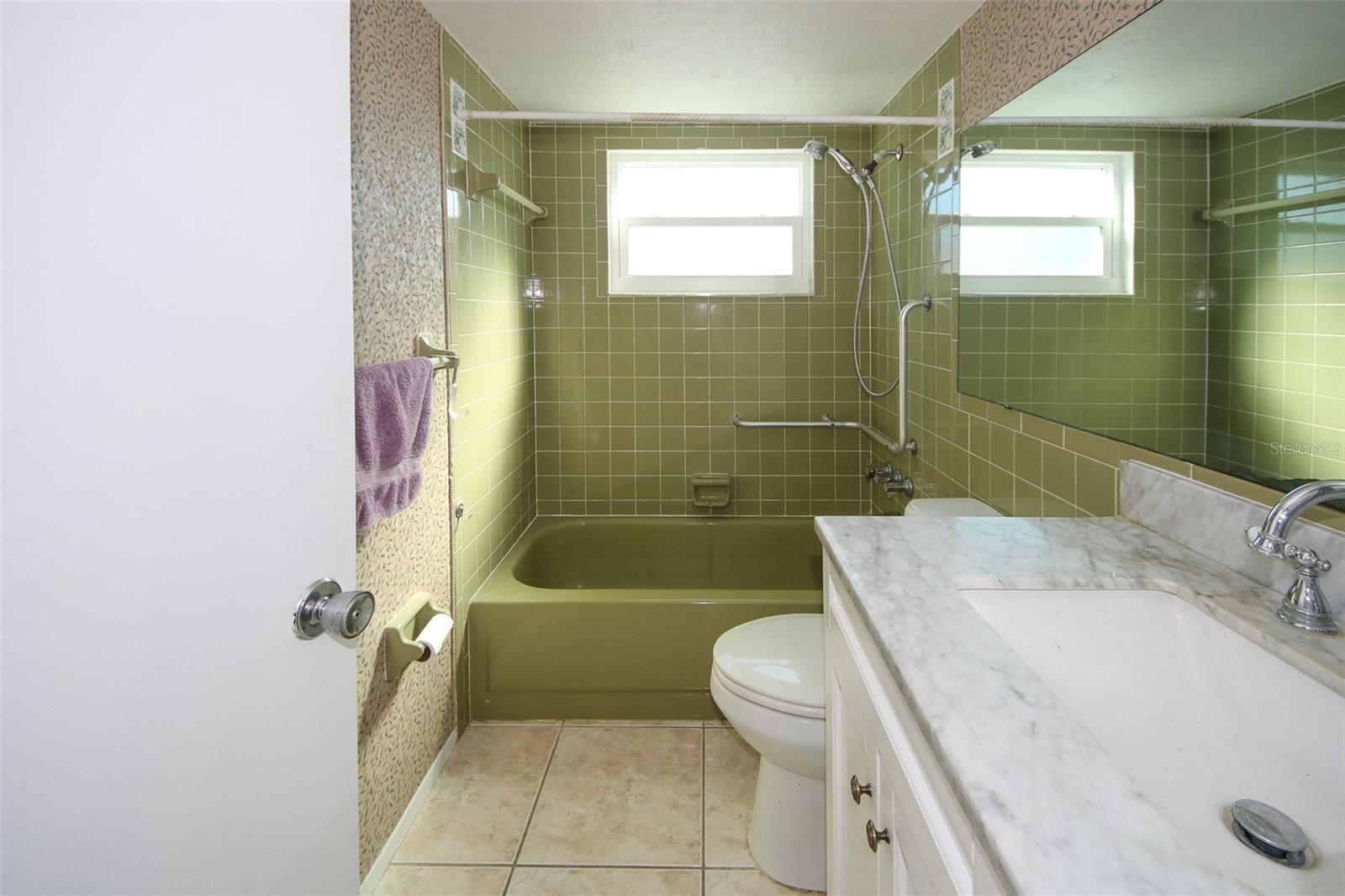 THE LAKES - Residential