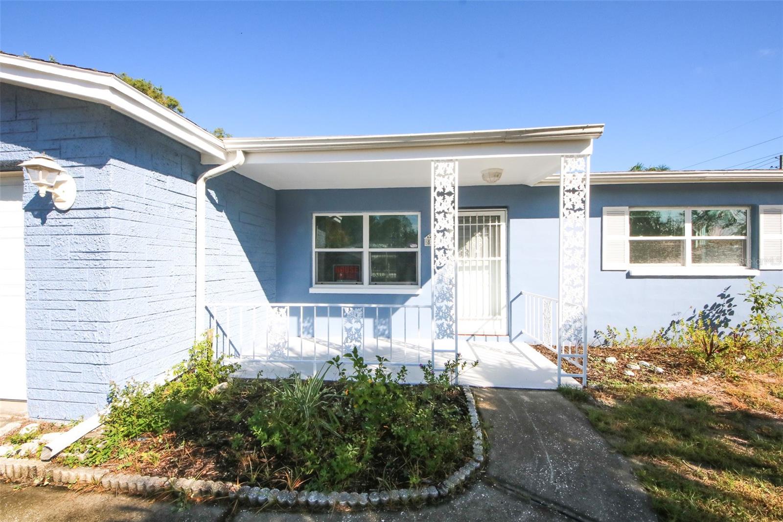 THE LAKES - Residential