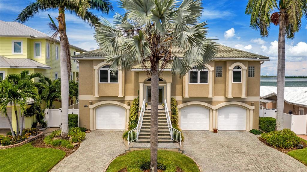 CAPRI ISLE - Residential