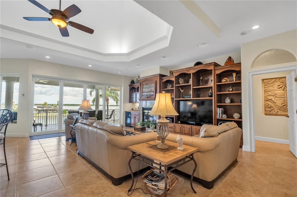 CAPRI ISLE - Residential