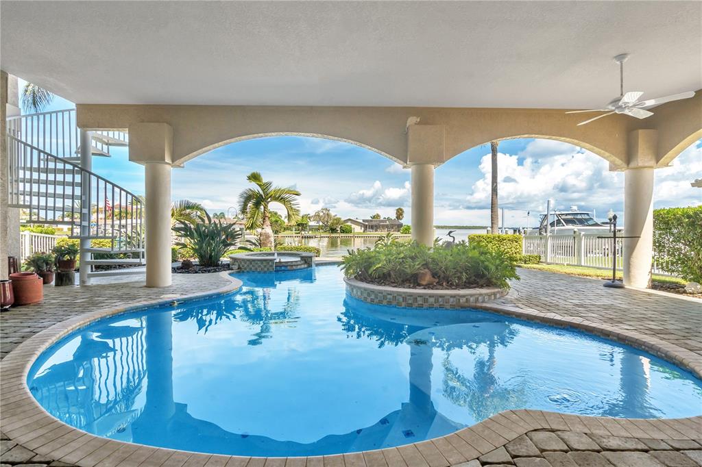 CAPRI ISLE - Residential