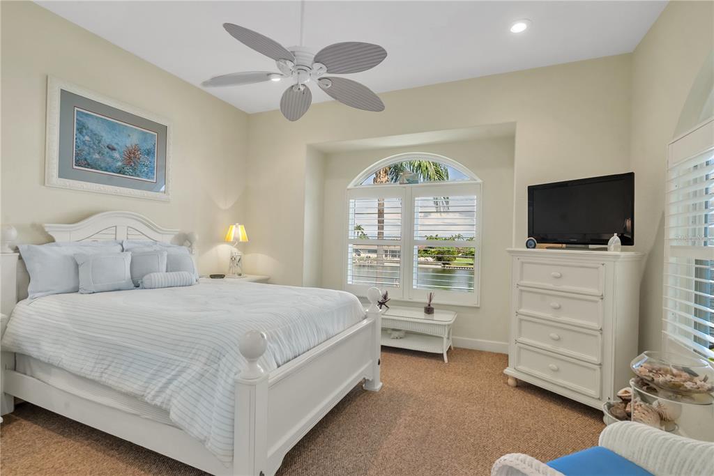 CAPRI ISLE - Residential