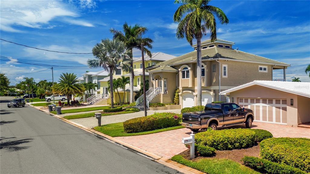 CAPRI ISLE - Residential