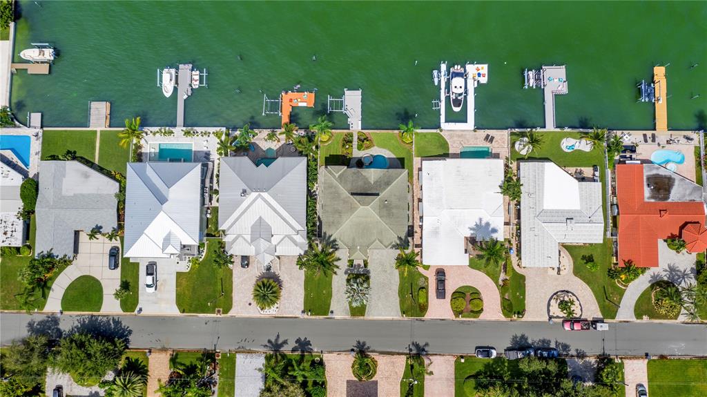 CAPRI ISLE - Residential