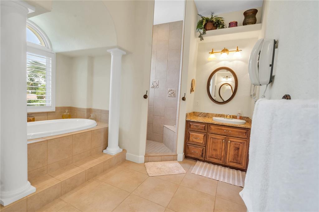 CAPRI ISLE - Residential