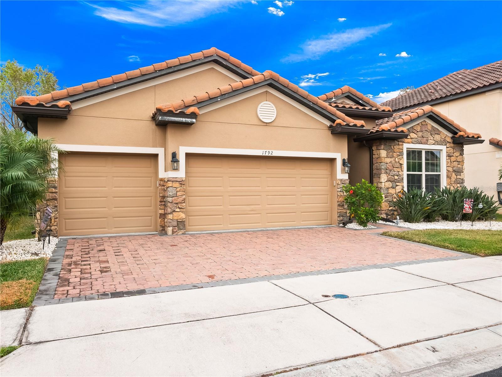 FAIRWAY VILLAS/PROVIDENCE - Residential