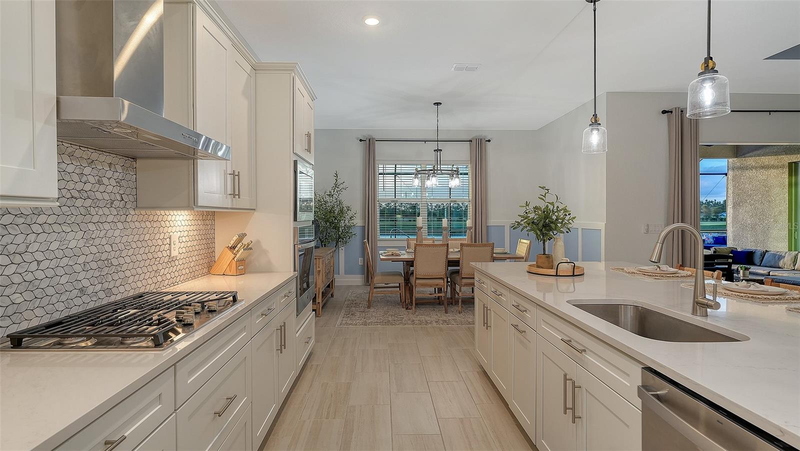 CALUSA COUNTRY CLUB - Residential Lease