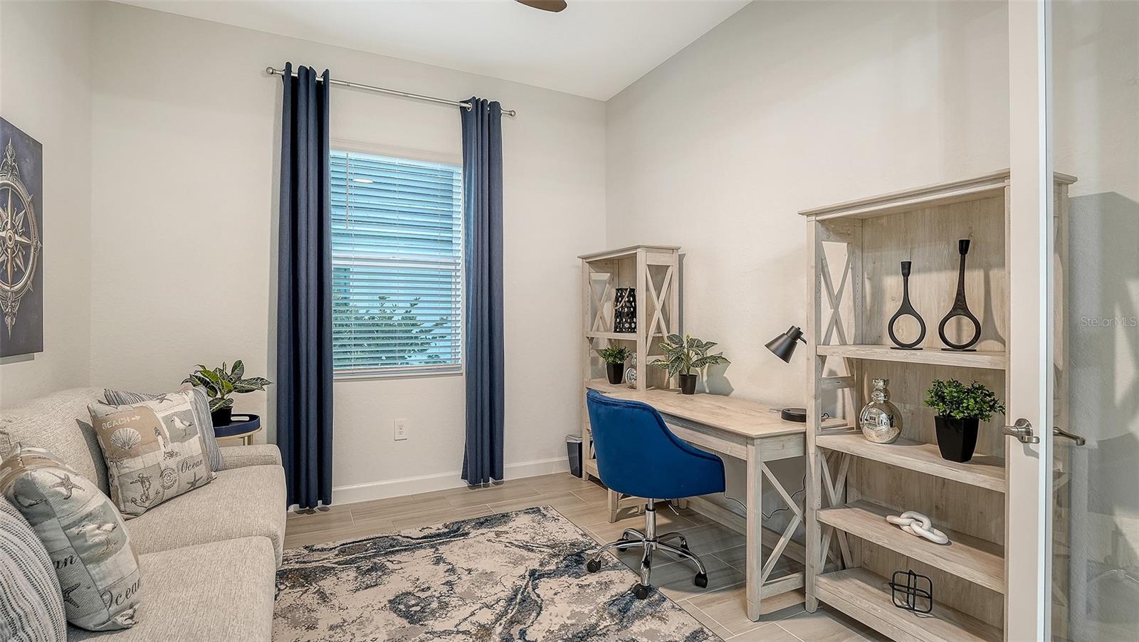 CALUSA COUNTRY CLUB - Residential Lease