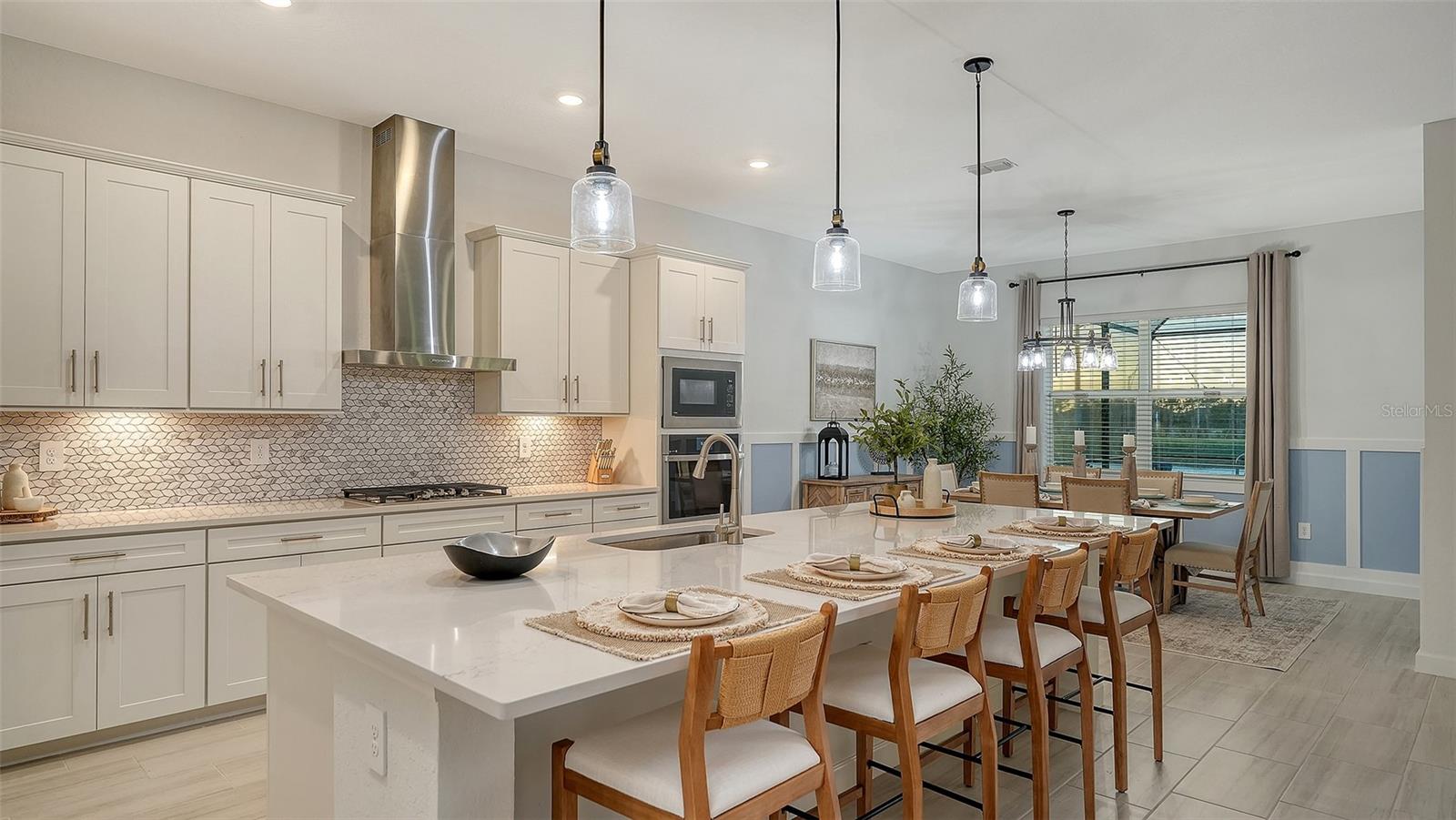 CALUSA COUNTRY CLUB - Residential Lease