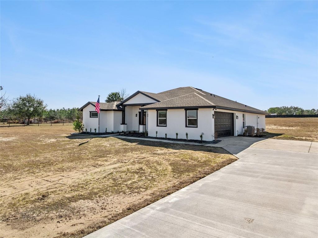 Photo of 3146 Hammock Grove Road, Groveland, FL 34736 (MLS # G5107838)