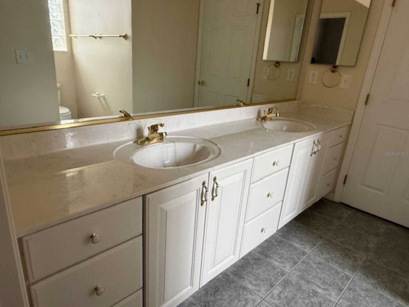 OAK RUN EAGLES POINT - Residential