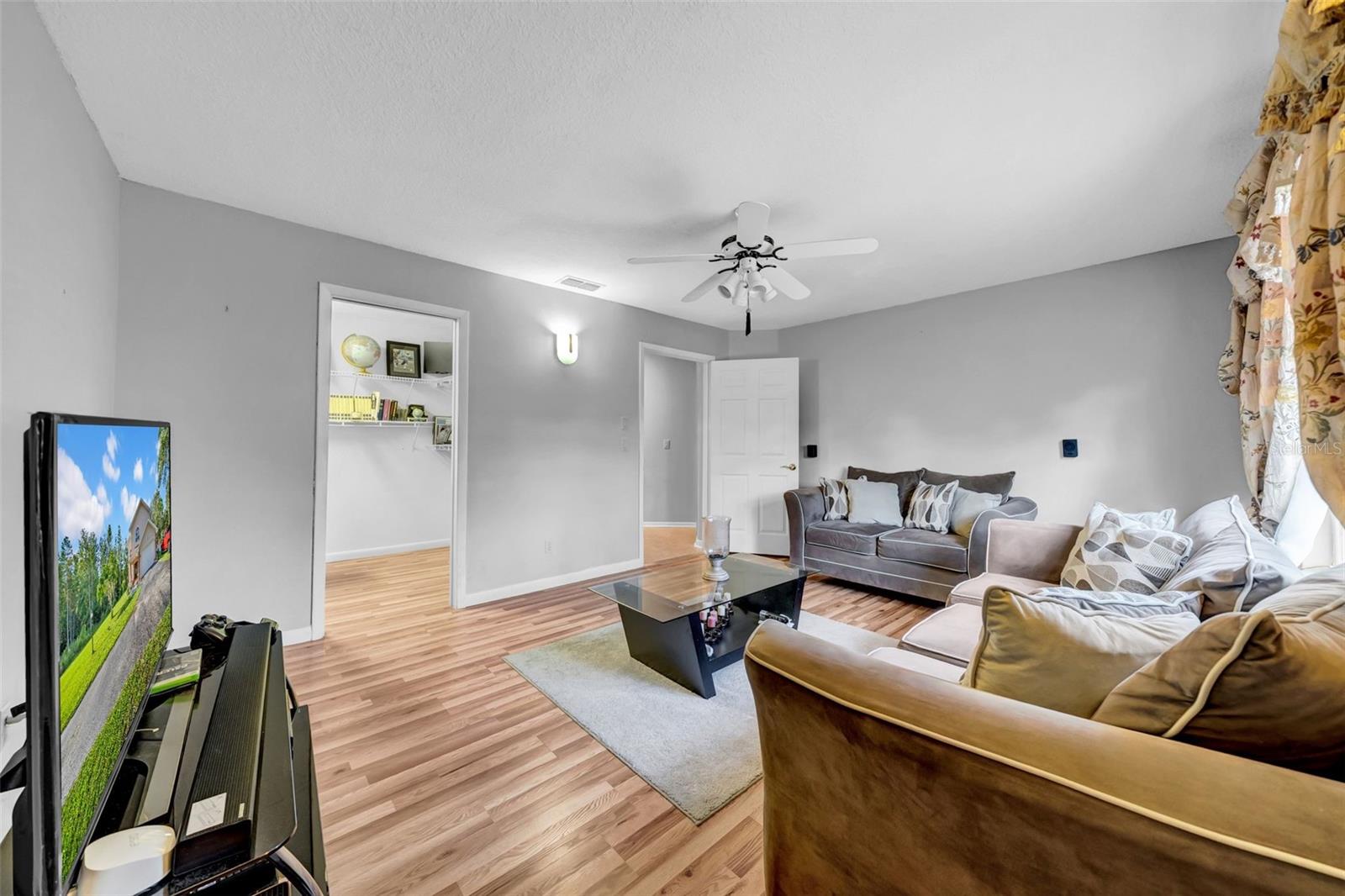 HOLIDAY ESTATES - Residential