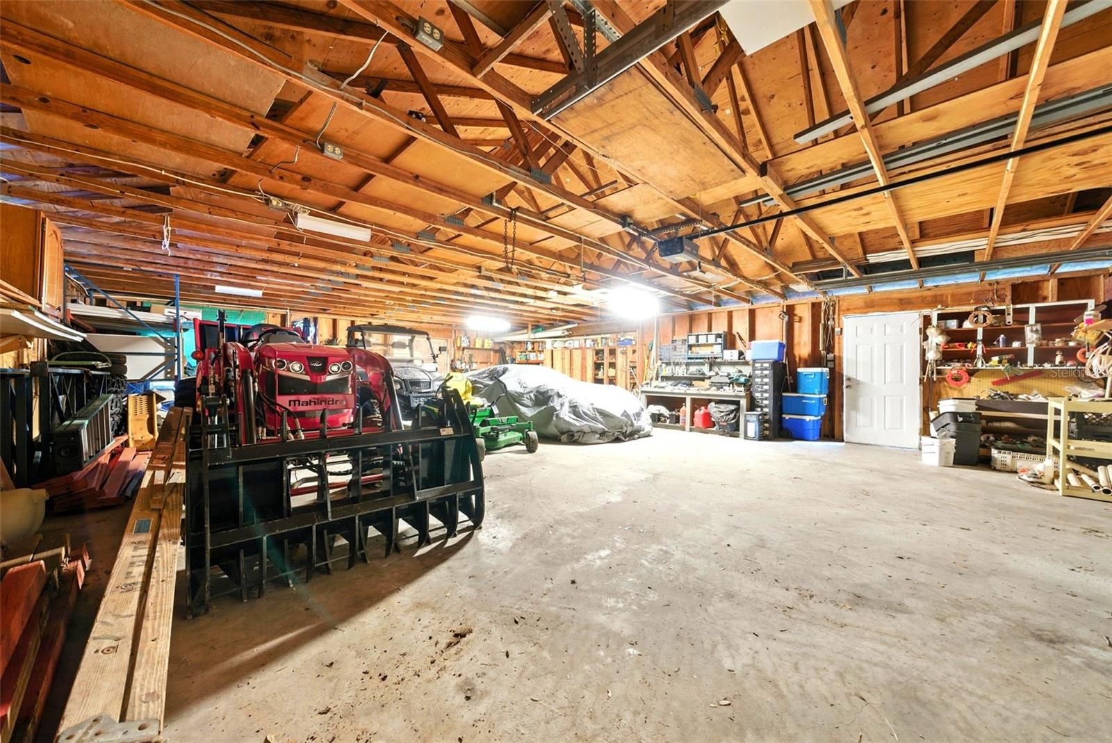 HOLIDAY ESTATES - Residential