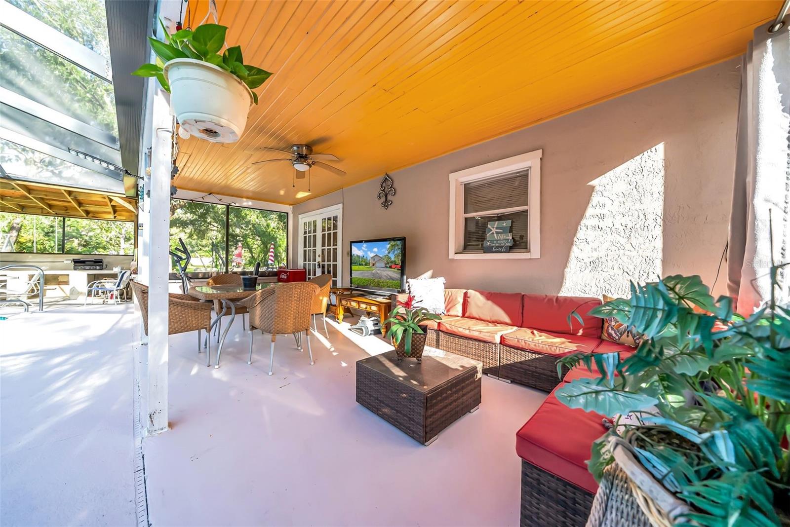 HOLIDAY ESTATES - Residential