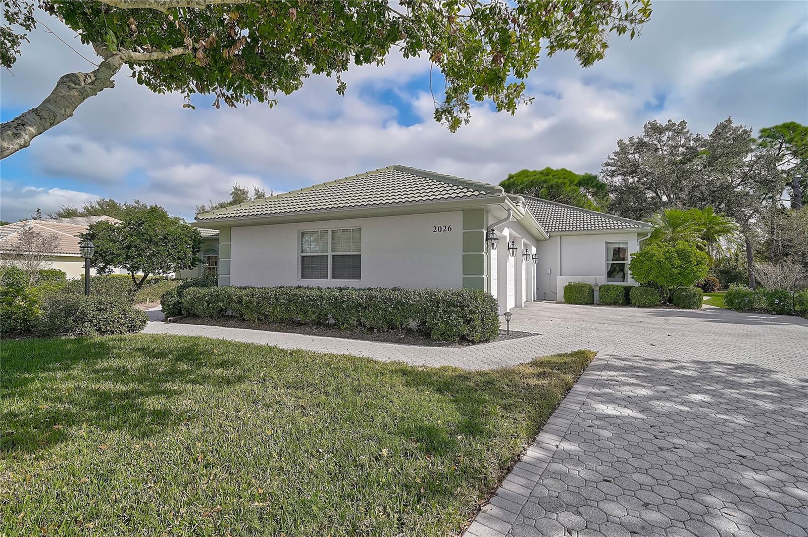 CALUSA LAKES - Residential