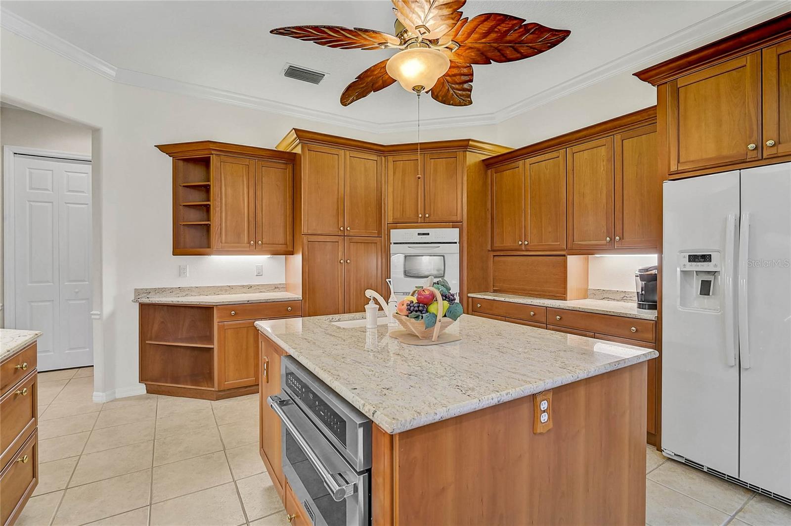 CALUSA LAKES - Residential