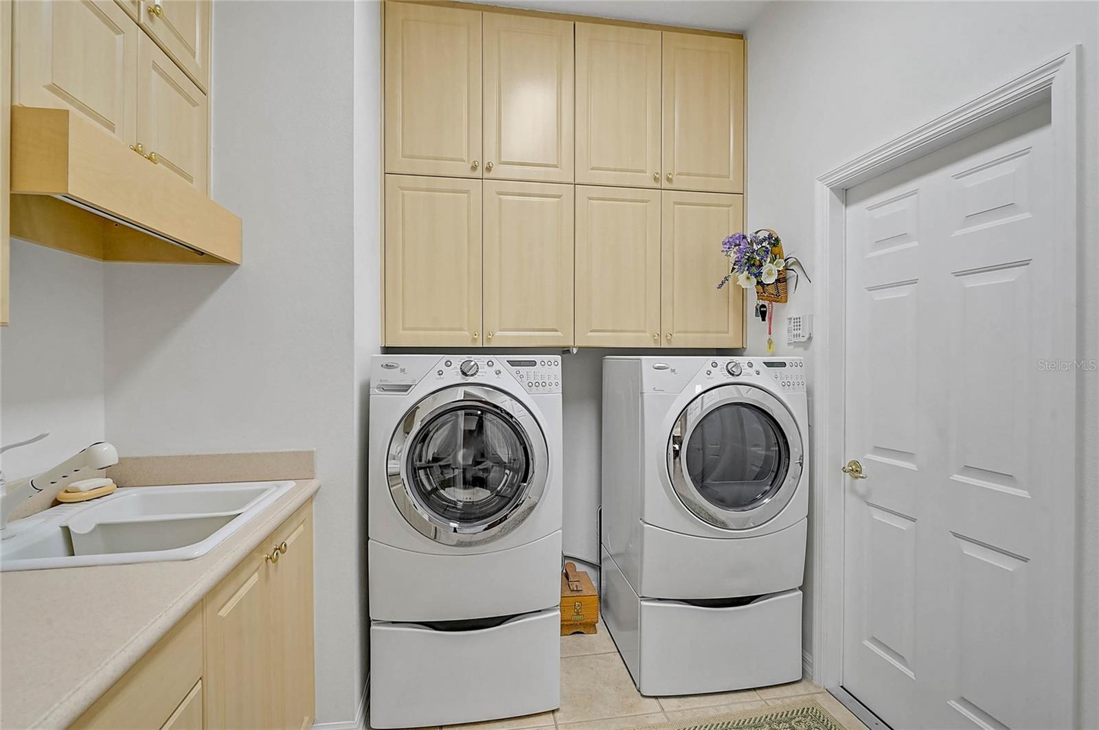 CALUSA LAKES - Residential