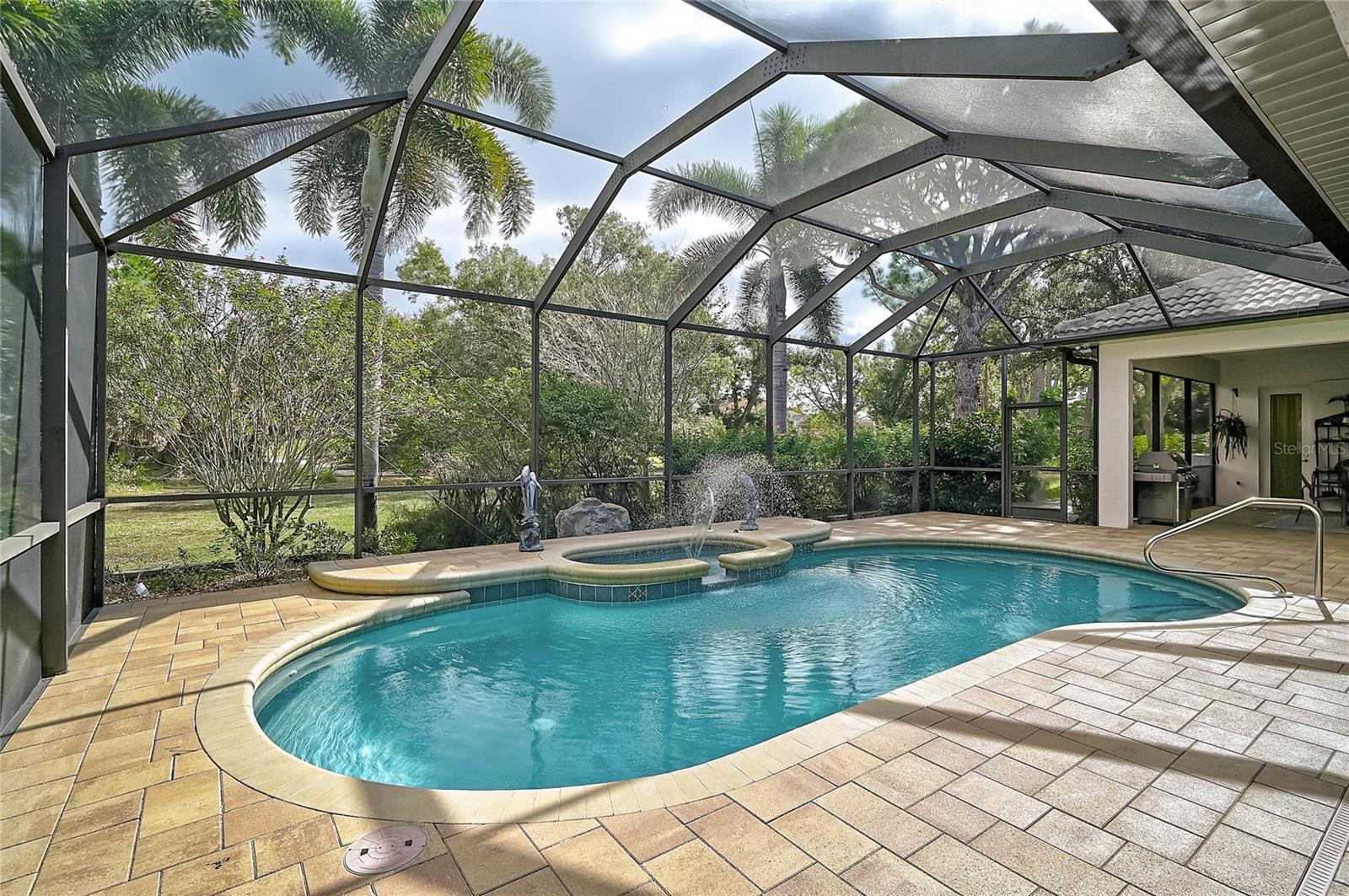 CALUSA LAKES - Residential