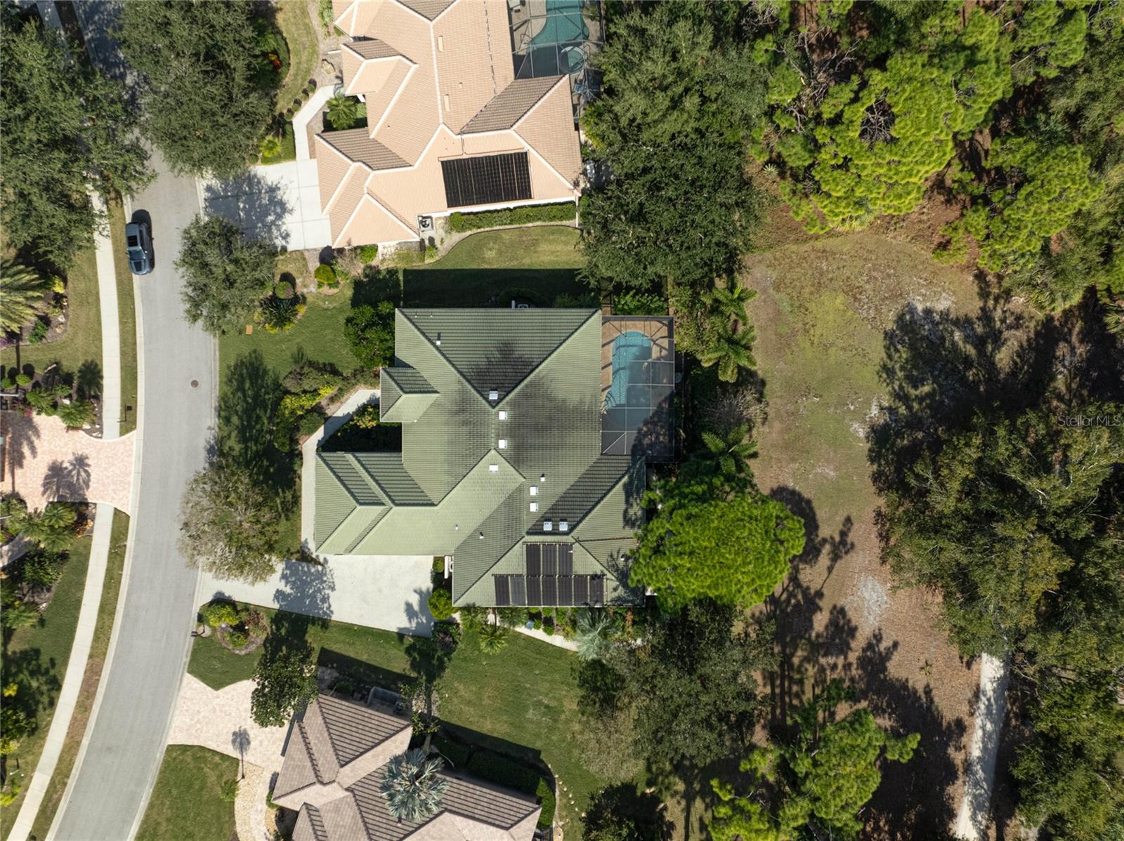 CALUSA LAKES - Residential