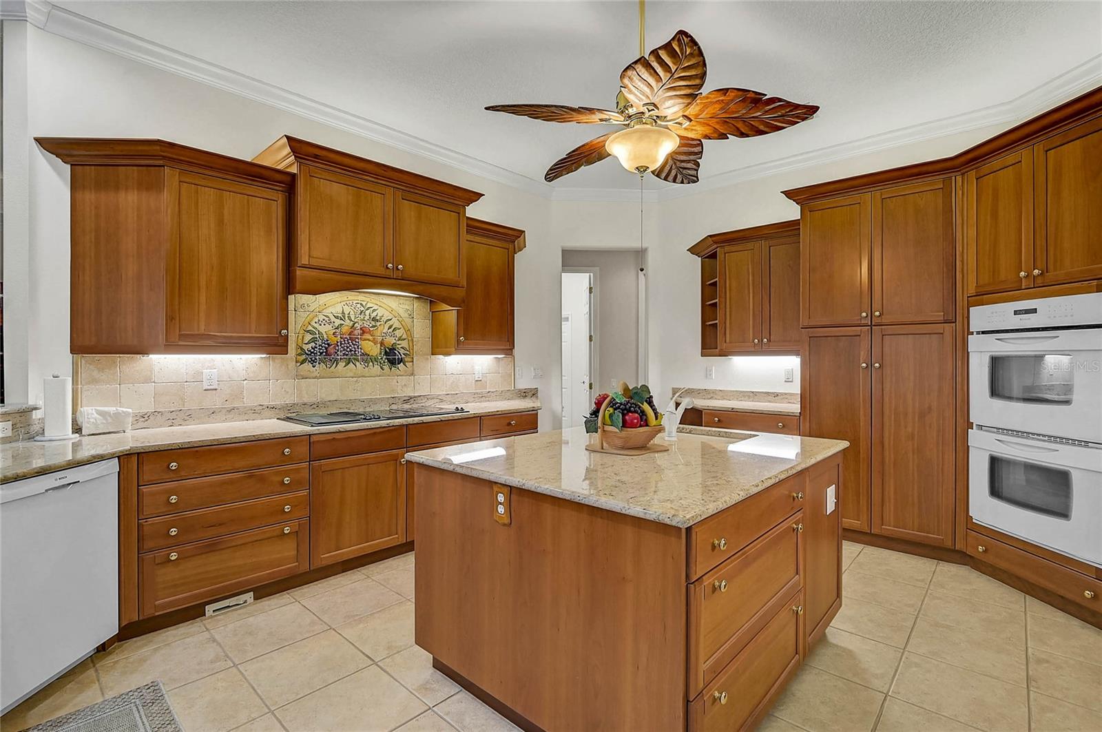 CALUSA LAKES - Residential