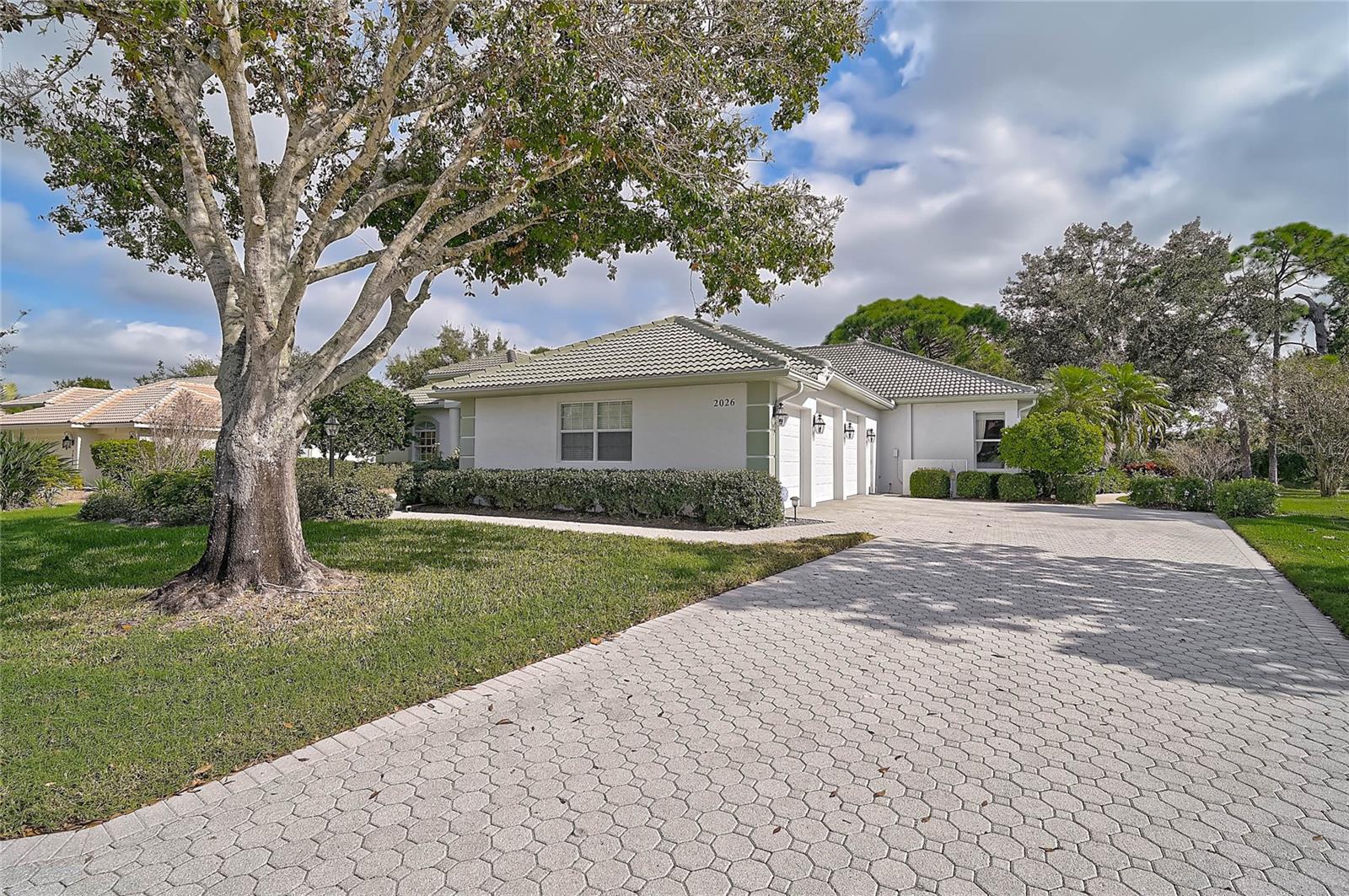 CALUSA LAKES - Residential